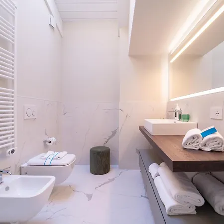 Lägenhet Timeless Residences Where History Meets Luxury - The House Of Travelers Como