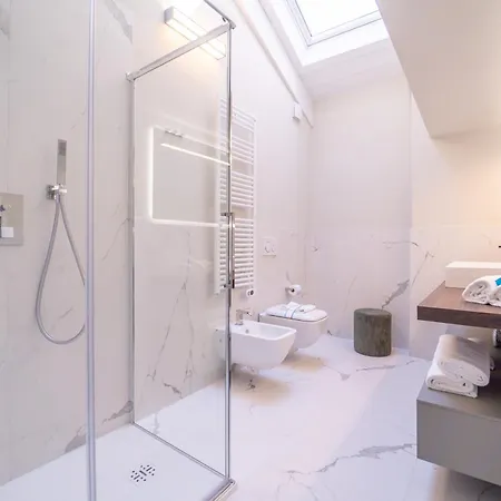 Timeless Residences Where History Meets Luxury - The House Of Travelers Apartman Como