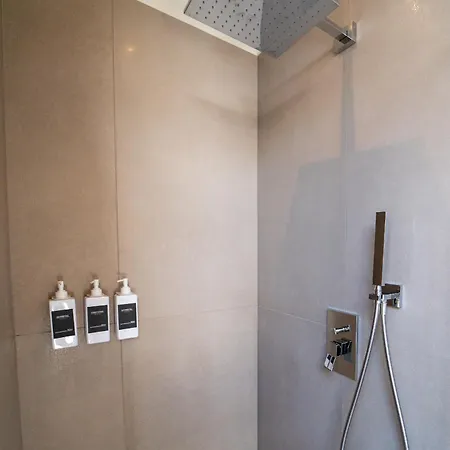 Timeless Residences Where History Meets Luxury - The House Of Travelers Apartman Como